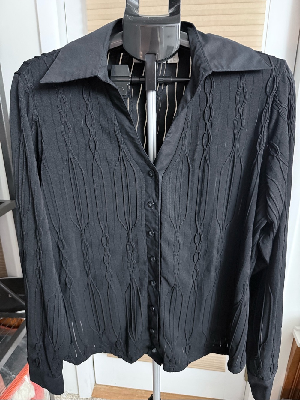 VTG 90 Y2K V-neck textured wave semi sheer black point collar button down 1X